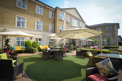 Kew House Care Home in London | Hallmark Care Homes